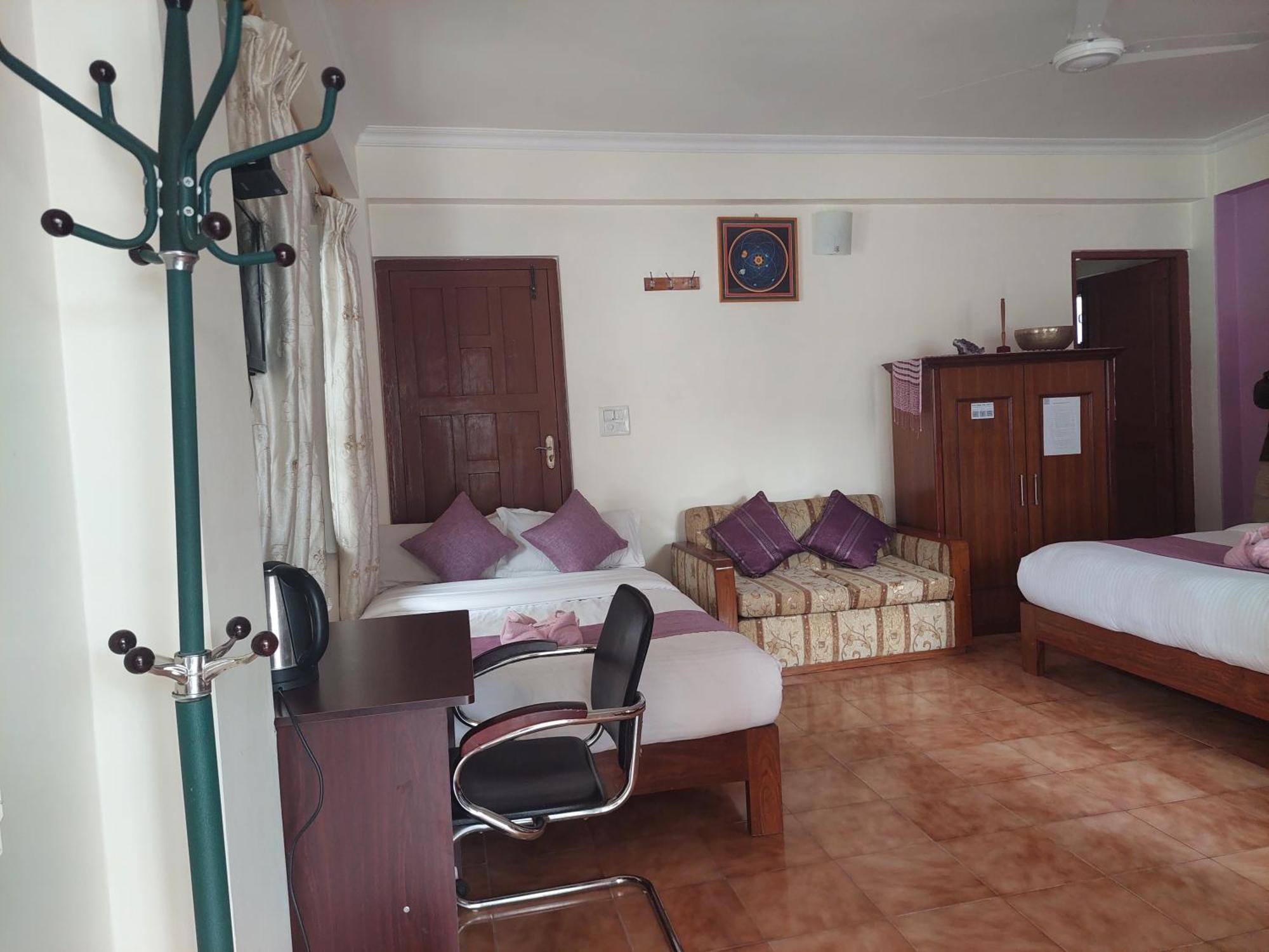 Blue Planet Lodge & Restaurant Pokhara Exterior foto